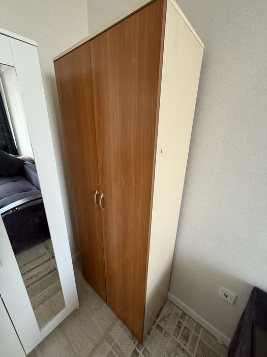 Продаю шкаф состояние хорошее.