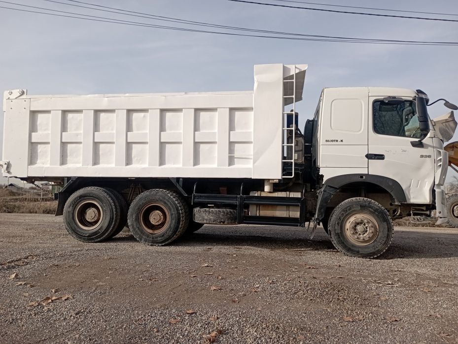 Хово А7 заводской самосвал