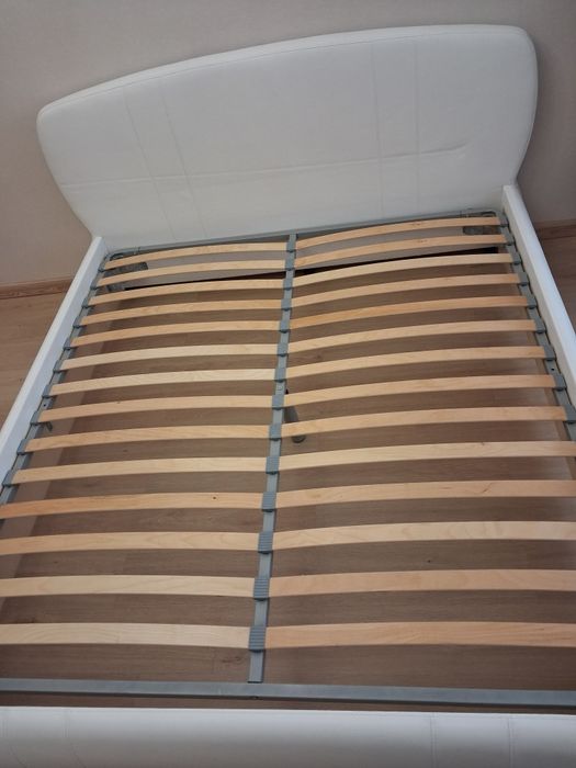 Продам 2х спальную кровать