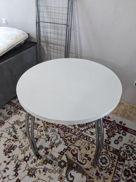 Продам стол в хорошем состоянии