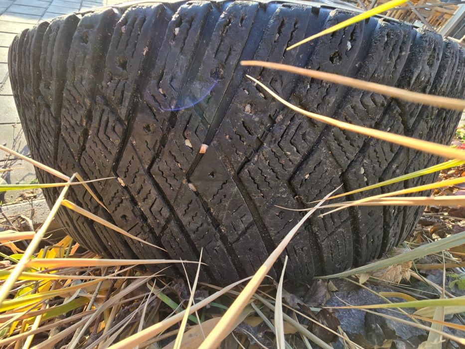 Зимние шины goodyear 225/65/18