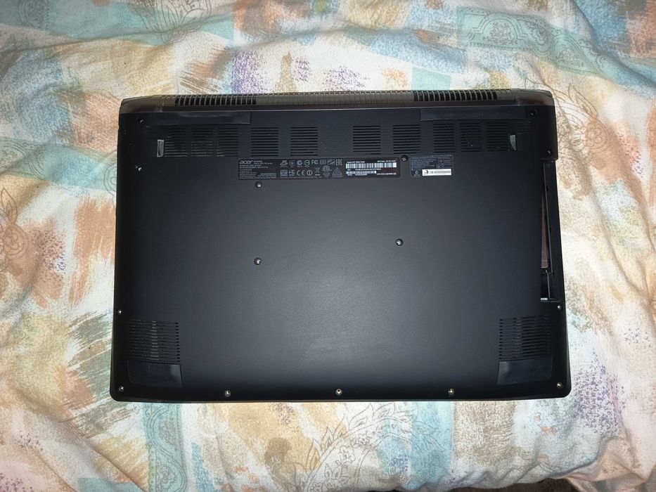 Laptop gaming Acer Nitro V17 Black Edition, Core i7 6700hq, Nvidia GTX 960m 4gb ddr5, display 4K UHD, 8gb ddr4, ssd 256gb, tastatura iluminata
