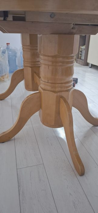 Стол кухонный для семьи