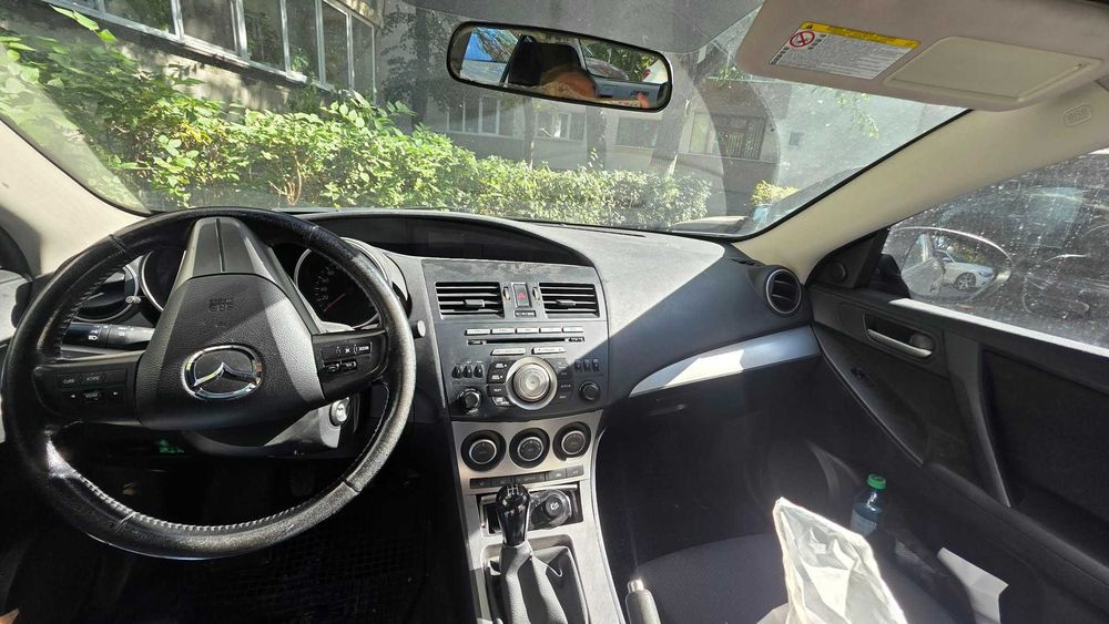 MAZDA 3 2011 — imagine 2
