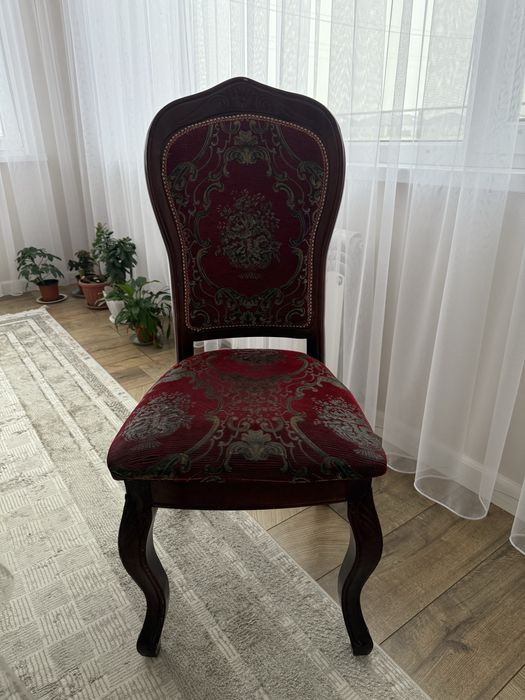 Стулья продам в хорошем состоянии 3500. Чехол в подарок