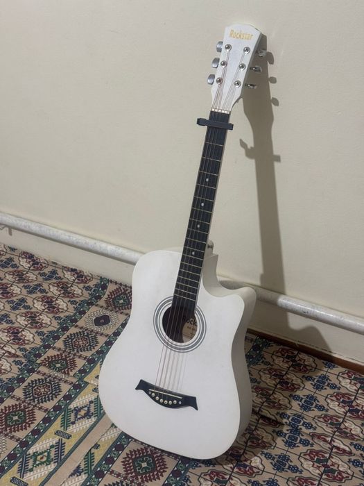 Акустика гитараа