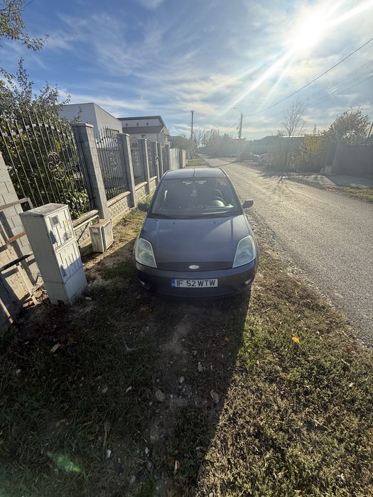 Se vinde ford fiesta
