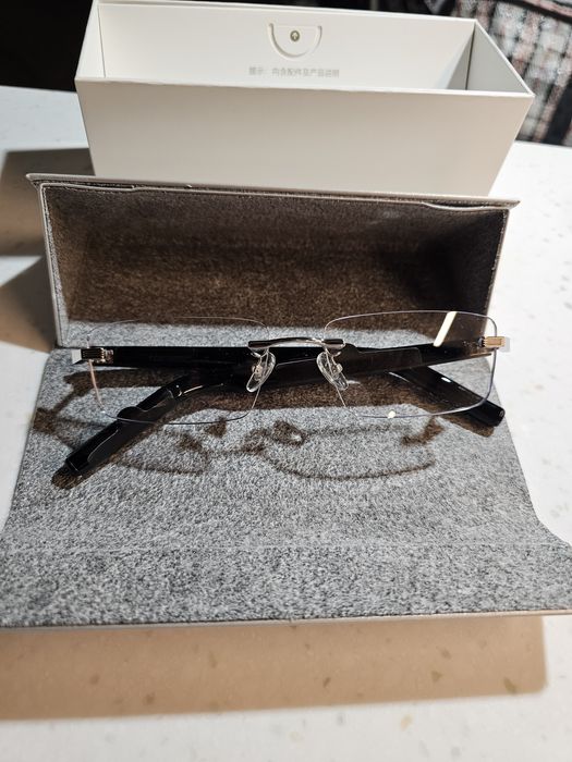 Продам очки со встроенными наушниками Huawei