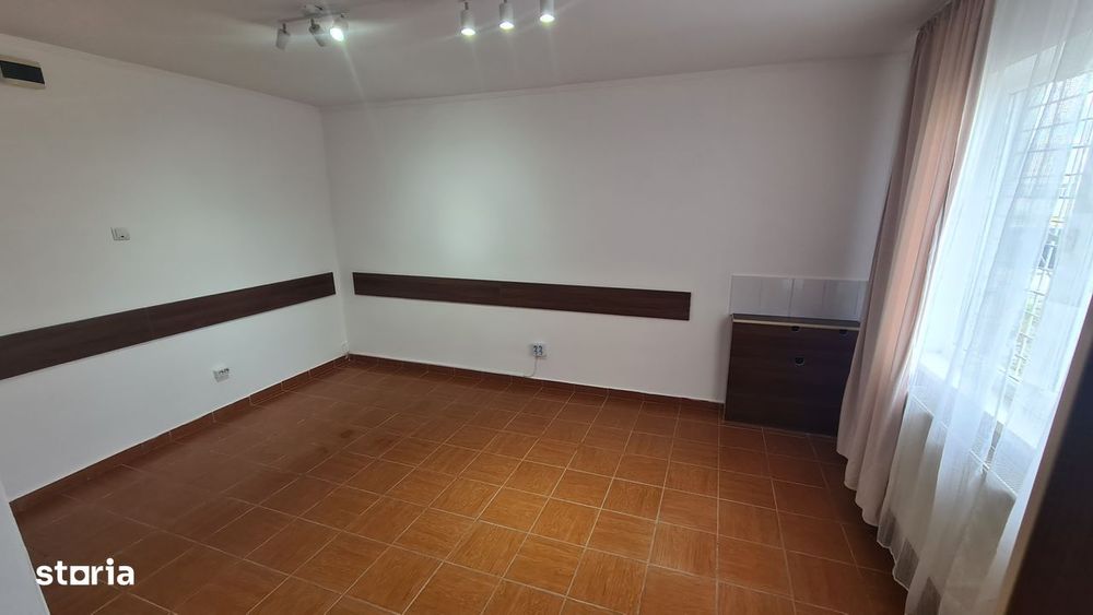Spațiu comercial de închiriat în Curtea de Argeș.