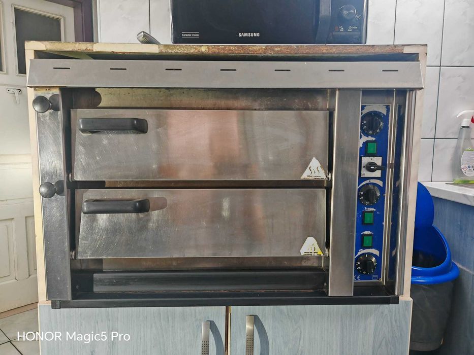 Cuptor electric pentru pizza model SMAL 3T 380V