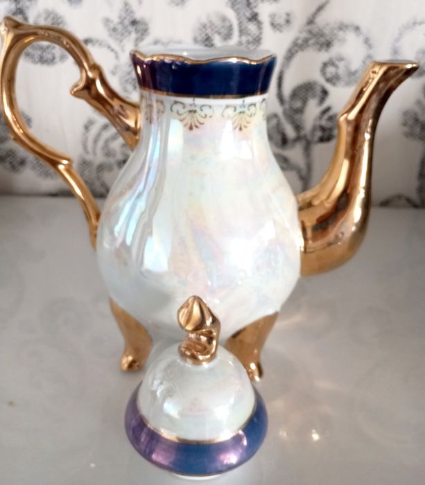 ШИКАРНЫЙ НОВЫЙ кофейник привезли с Лондона в 90е . Супер цена 20уе