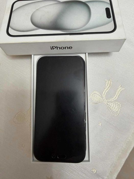 iPhone 15 с подаръци