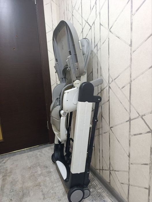 Столик для кормления малышей.