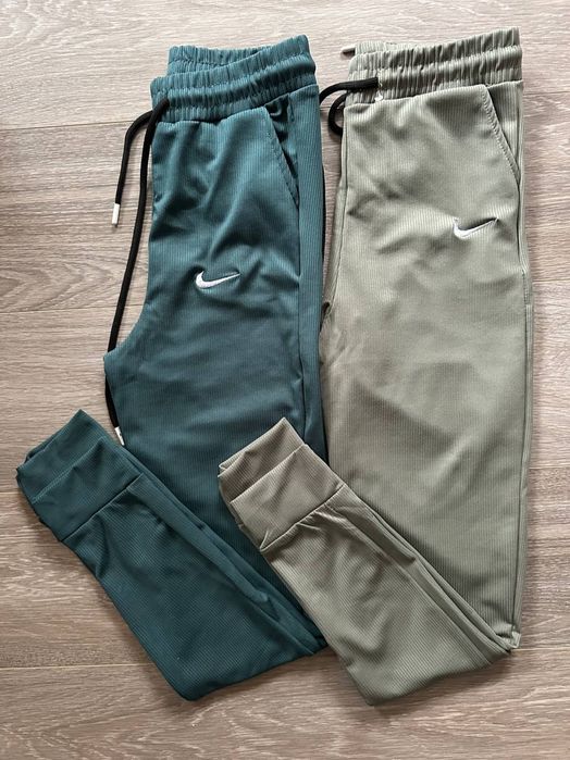 Set pantaloni dama