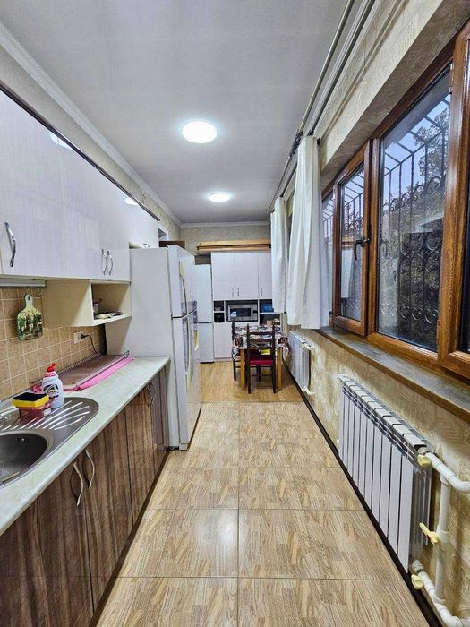 Квартира с ремонтом и мебелью в центре Мирабада, 84 м²