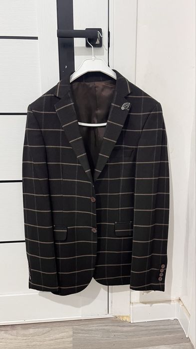 Продам костюмы цены вописание