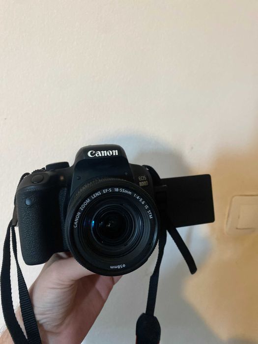 Canon 800d + 50мм обектив и аксесоари