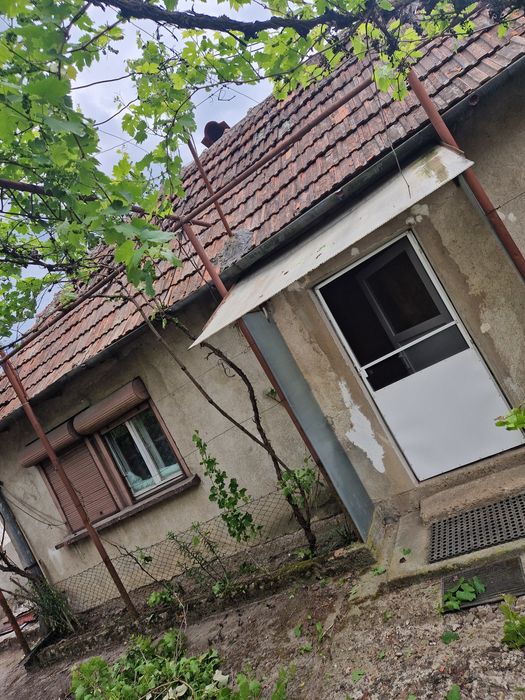 Vănd casă cu grădină in Husasău de Tinca.
