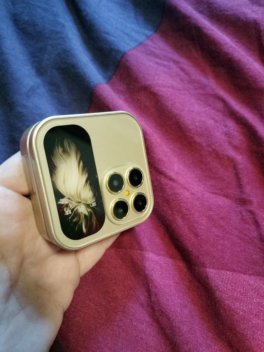 Ново!!! Телефон с капаче