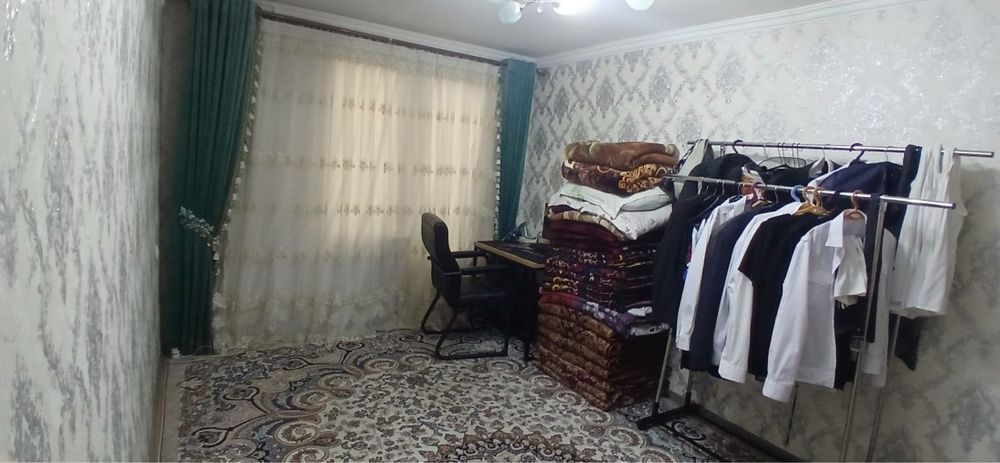 Chilonzor tumani Naqqoshlik mfy 4-etajkani 2-etaji 4 xonalik uy sotila
