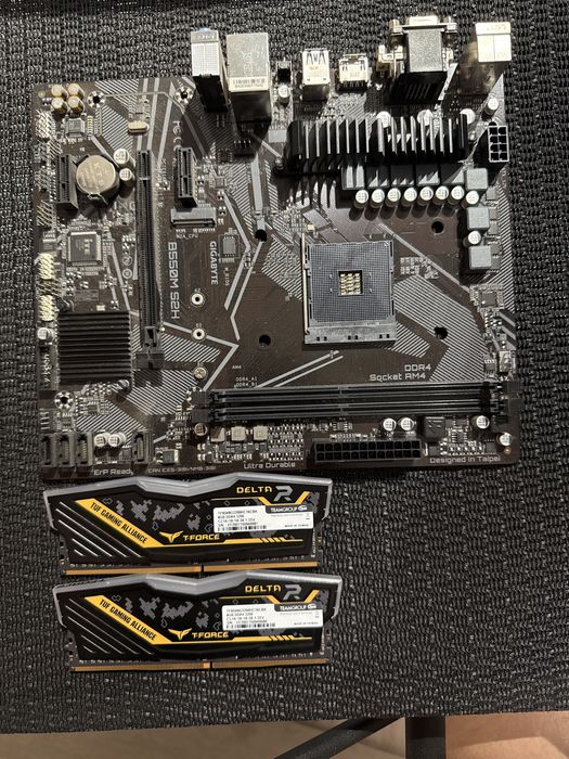 Материнская плата GIGABYTE B550M S2H