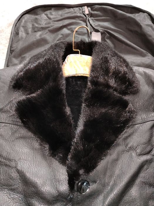 Продам верхнюю одежду кожа