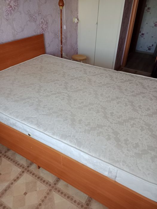 Продам кровать 140