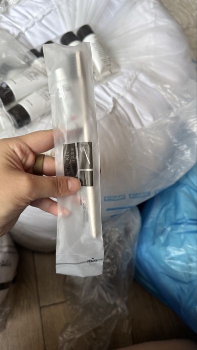 продам белые халаты, полотенца для ног