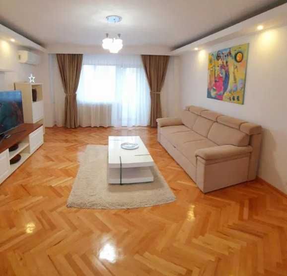 Дава се под наем Тристаен апартамент в Пловдив, Център - 79 кв.м за 204 € - Снимка #2