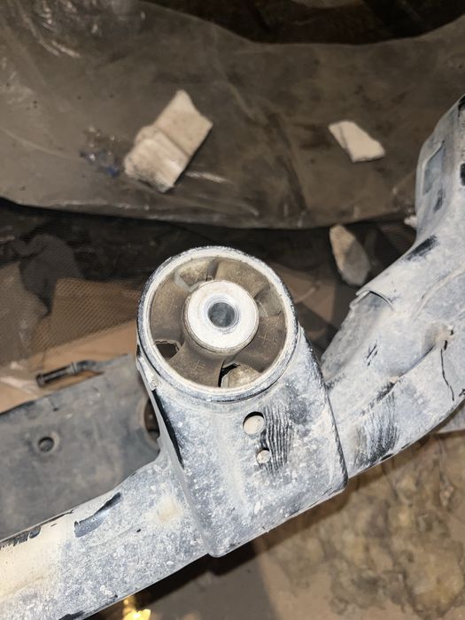 Задняя балка авто