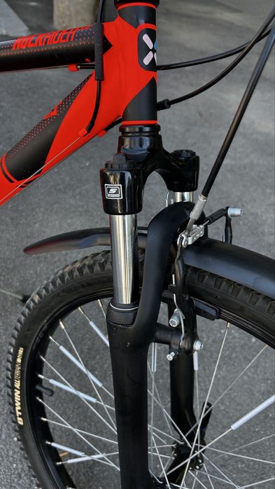 Bicicleta B’Twin Rockrider 500, 24”, 18 viteze, suspensie, stare foarte buna