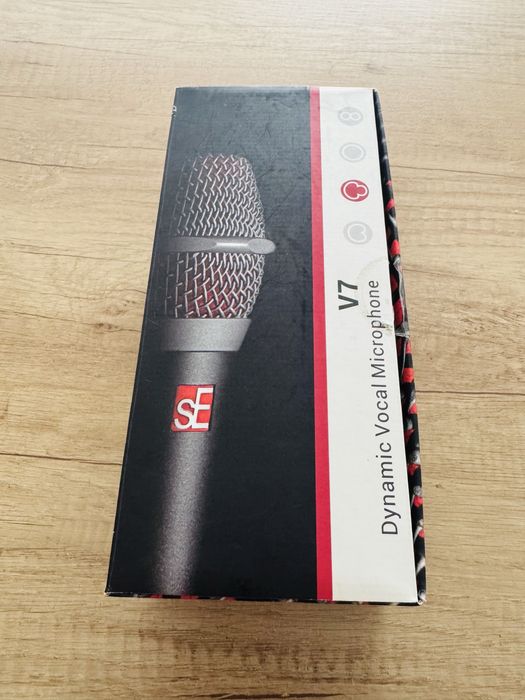 Вокален микрофон sE V7, като НОВ!