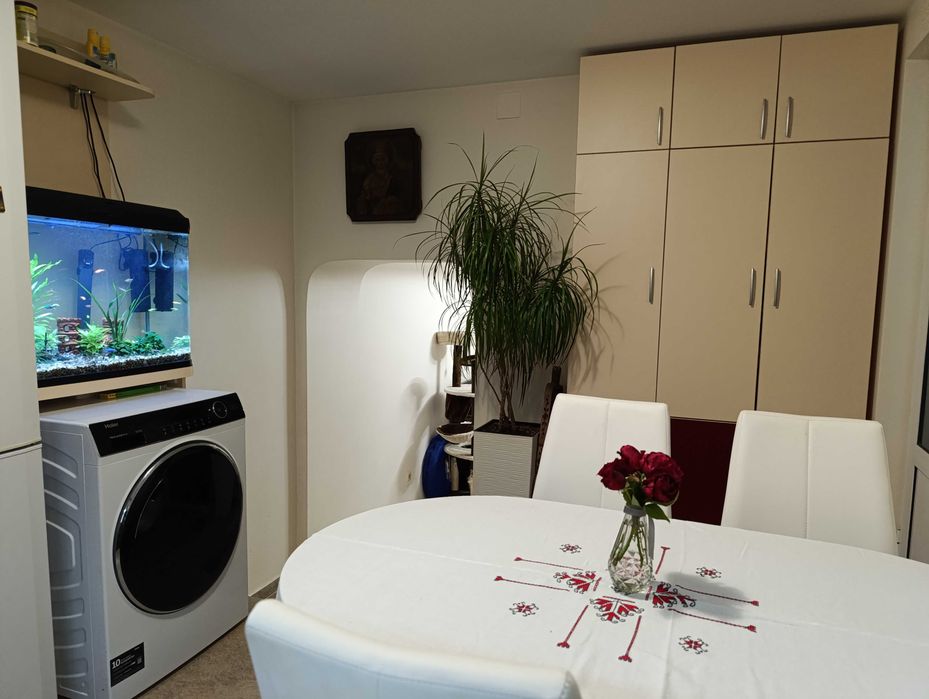 Продавам КЪЩА гр. Аксаково Варна Два Етажа 145кв.м. 615кв Двор ЦЕНТЪР!