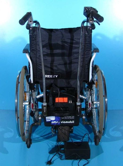 Carucior electric pliabil manevrabil insotitor Alber/ Breezy