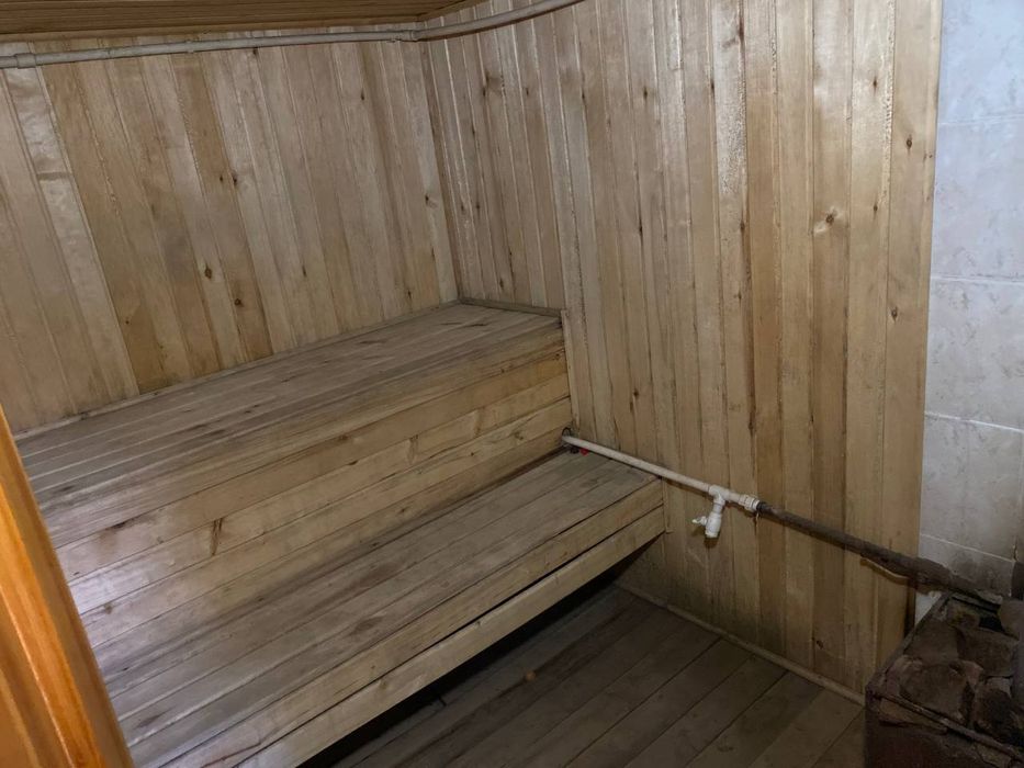 Ozodboshda srochna 9 sotixli 6 xonali dacha sotamiza.