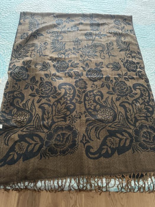 Дамски елегантни Шалове