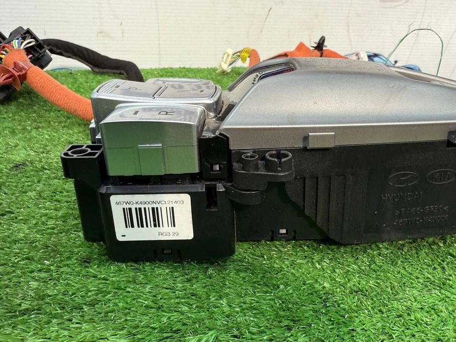 MODUL SCAUNE SI SCHIMB VITEZE FRANA DE MANA HYUNDAI KONA ELECTRIC 2022 2021-2023 COD OEM 467W0K4XXX 467W0K4900 467W0-K4900 93766K4500 93766-K4500 2259