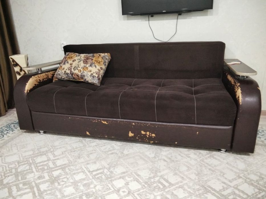 Продам диван . В хорошем состоянии