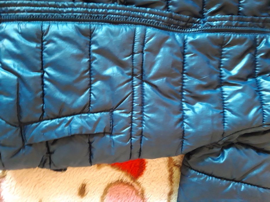 Продавам детско яке Benetton