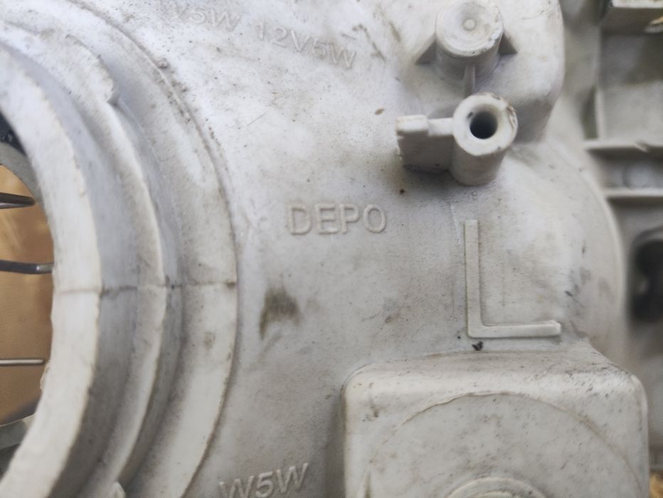 Фара левая и правая Carina E /Карина Е