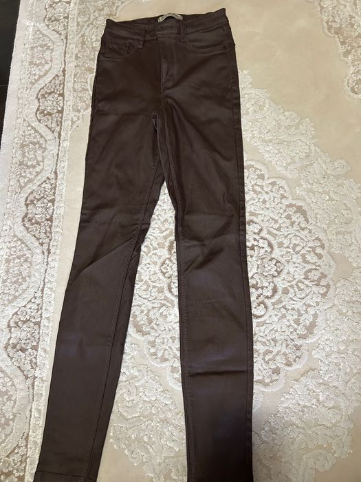 Blugi , blănițe nepurtate