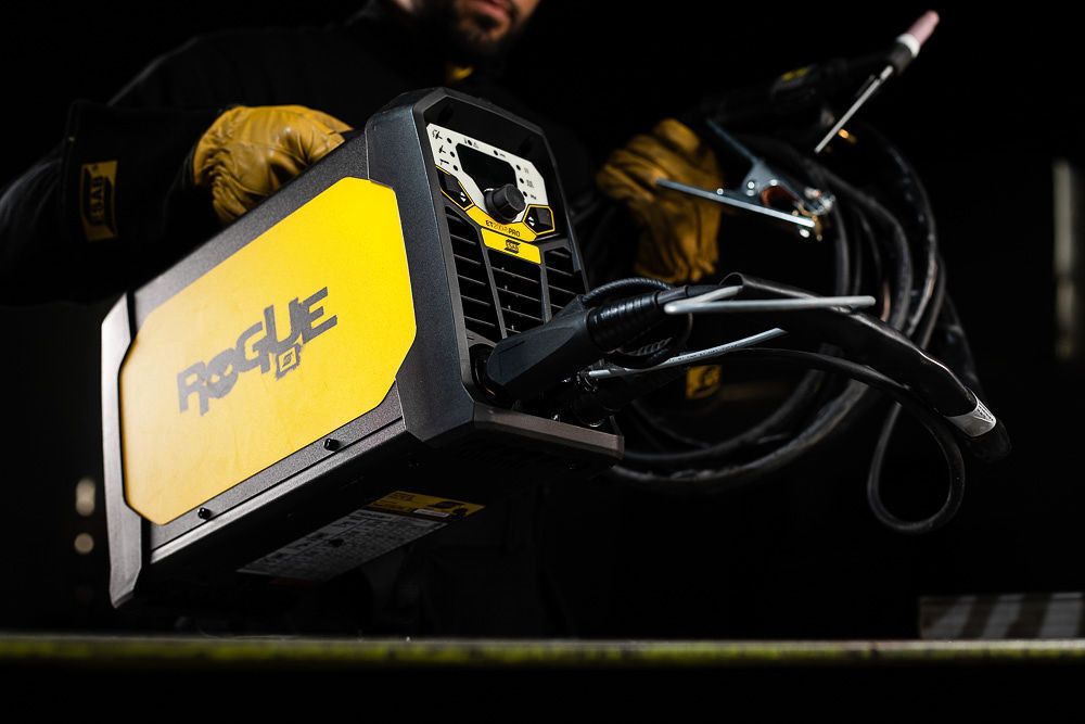 Сварочный аппарат ESAB Rogue ET 200iP Pro.