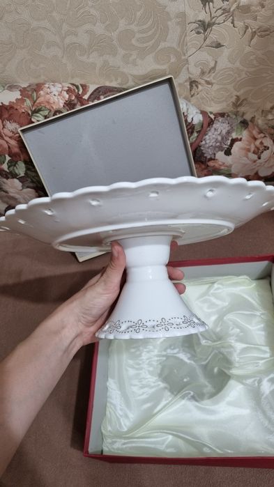 Тортница на ножке / ваза