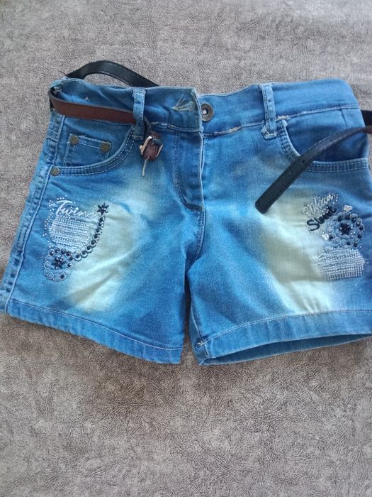 Джинсы и шорты на девочку