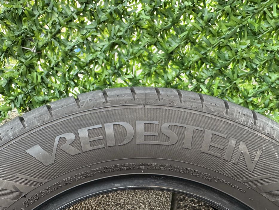 215 65 16C Vredestein