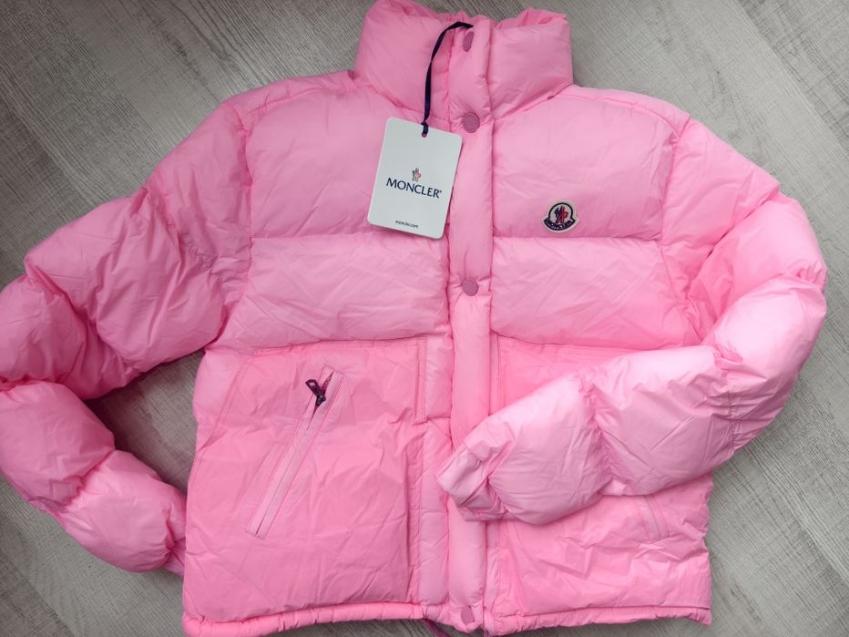 Уникално дамско яке Moncler в два цвята
