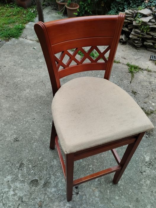 Високи бар столове