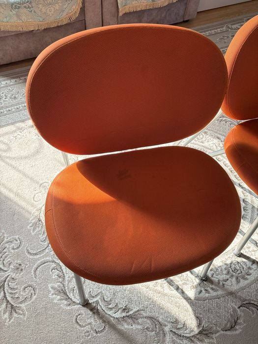 Продаю стулья офисные