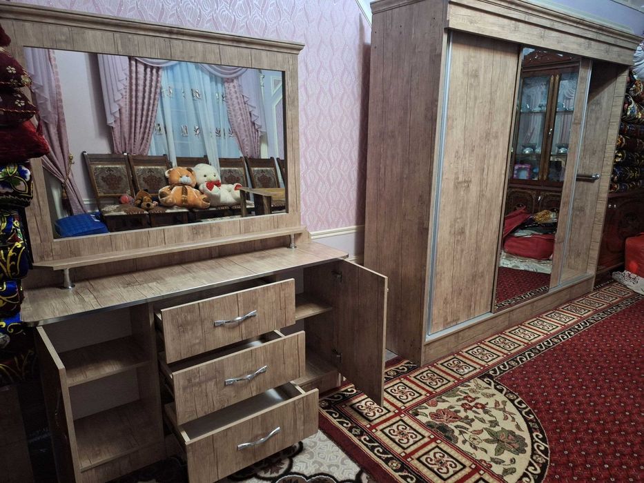 Мебель бу Спальный гарнитур и матрас