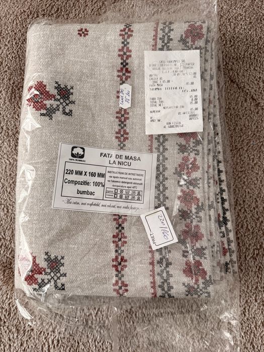 Fata de masa 220x160 motive traditionale